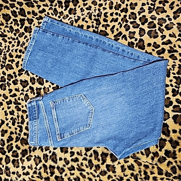 Abercrombie & Fitch Denim - 🚩SOLD🚩Abercrombie & Fitch Ultra High Rise The Slim Straight 29/8R
